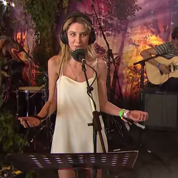 Wolf Alice cover Scissor Sisters Take Your Mama at Glastonbury