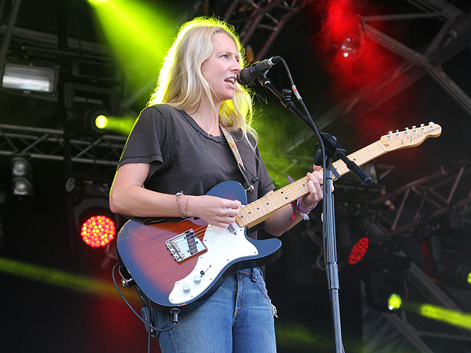 Lissie: With her own unique brand of US female rock, Lissie has plenty of catchy folk rock numbers to impress a crowd. Her husky but powerful voice and her electric guitar combine forces to deliver a strong, anthemic sound.