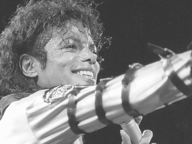 Michael Jackson - The most famous example of breaking out of a band and going your own way, Jackson left family motown group the Jackson 5 to become the biggest artist of all time. 