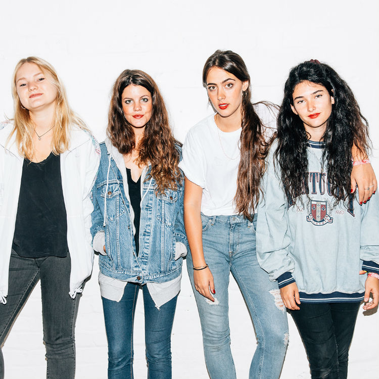 Gigwise goes Christmas record shopping with Hinds 