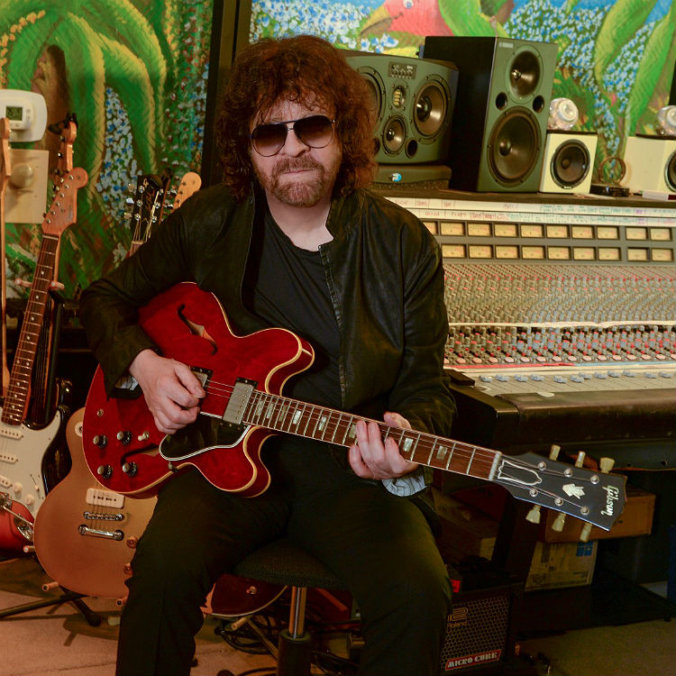 Jeff Lynne's ELO share live video for Turn To Stone