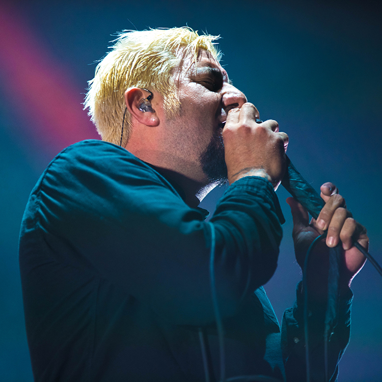 Deftones cancel gig after Chino Moreno breaks foot during show