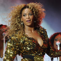 Glastonbury Festival 2011: Photos From Day Three With Beyonce