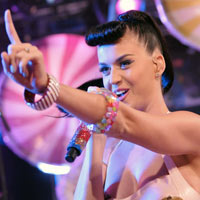 Katy Perry: 'Snoop Dogg Makes Me Look Cooler'