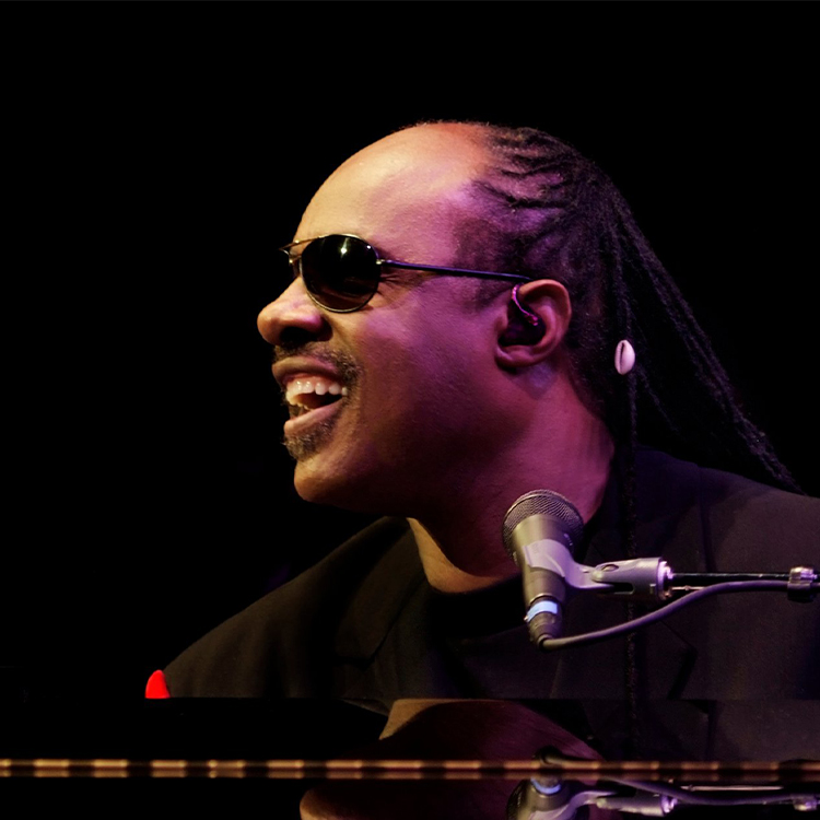 Stevie Wonder takes the knee NFL players Donald Trump