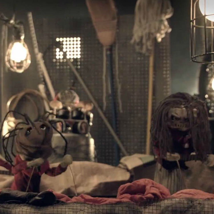 Watch Slipknot turn into sock puppets and perform Wait And Bleed