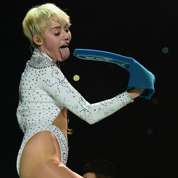 Porn Miley Cyrus Sex - Miley Cyrus' Bangerz tour flooded with complaints and calls to be cancelled  | Gigwise