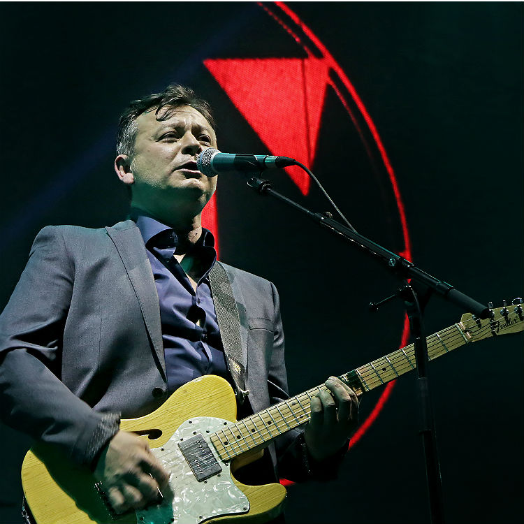 Manic Street Preachers celebrate life + rebirth at Royal Albert Hall