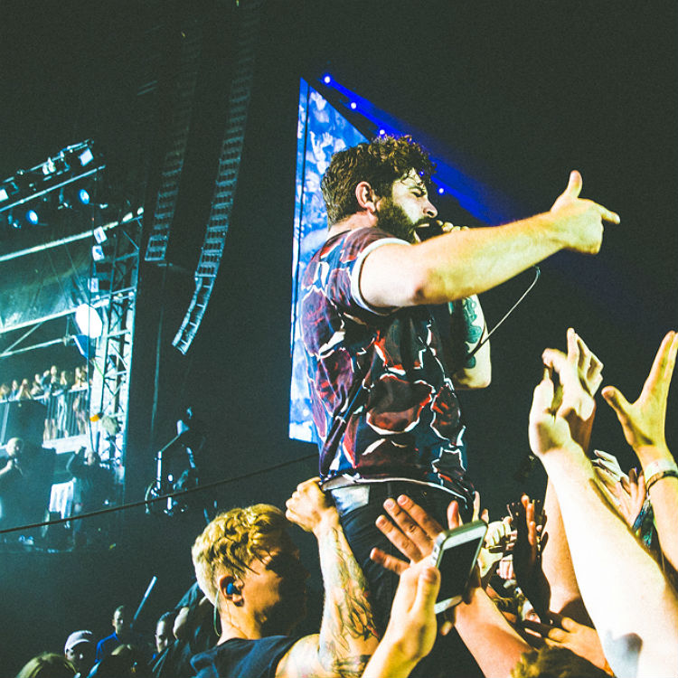 9 beautiful photos of Foals headlining Reading Festival