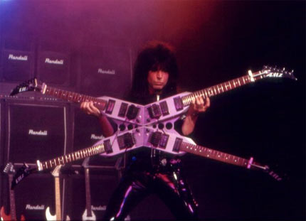 2. Michael Angelo Batio Quad Guitar – Designed by Batio himself, the 36-stringed Quad Guitar was built by Wayne Charvel in collaboration with Gibson and is simply staggering. Sadly, the unique guitar was stolen in Texas and was never fully recovered. Dean guitars, however, made a new version in 2007. 